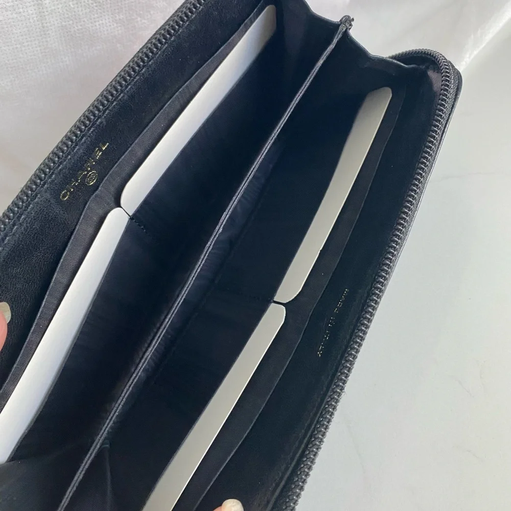 Chanel Black Caviar Leather Wallet with Iconic Logo - Picture 6 of 12